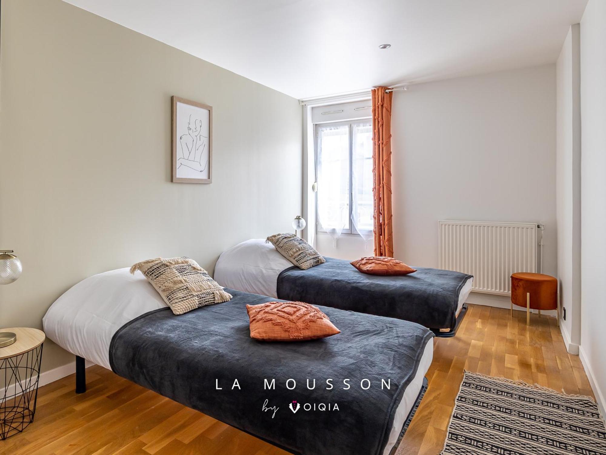 La Mousson ~ Centre-Ville ~ Arrivee Autonome 앙노네 외부 사진